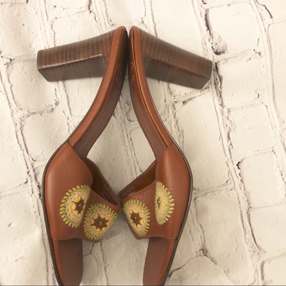 👑CIRCA JOAN & DAVID RUST BROWN EMBROIDERED SLIDES - Picture 3 of 8